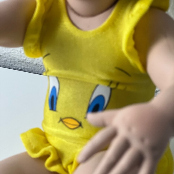 Summer Lovin Tweety Ashton Drake Porcelain Doll with Tweety Bird - Picture 8 of 13